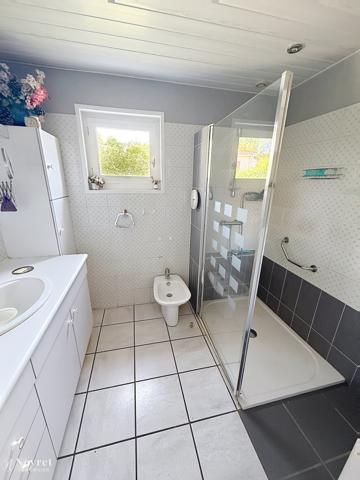 l'ETRAT Maison de 164m2 implantée sur 730m2 de terrain