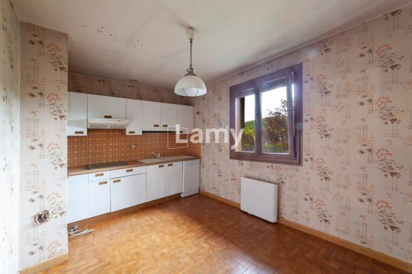 Les auxons – maison 135 m² – 5 chambres – 9 ares