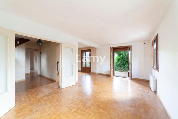 Les auxons – maison 135 m² – 5 chambres – 9 ares
