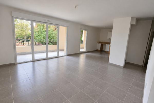 Appartement T3 avec terrasse - Manosque - Réf:119 - N06 - Manosque - Réf. 119 - N06