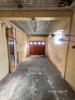 Maison avec dépendance et terrasse – beau potentiel après rénovation