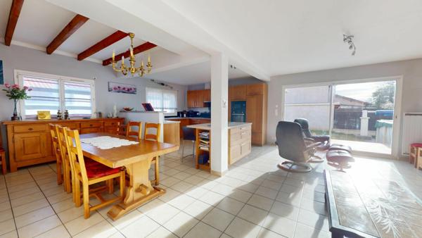 Maison à vendre    6 pièces • 170 m2 Chassieu