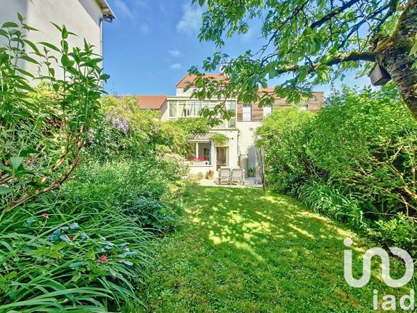 Maison 5 pièces de 103 m² à Versailles (78000)