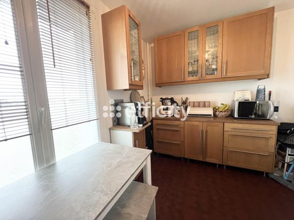 Appartement
         5 pièces
        - 102 m² Exclusivité 329 900 € *