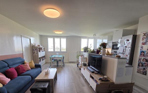 Appartement à vendre    3 pièces • 73,01 m2 Créteil