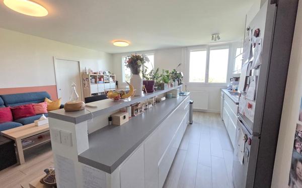 Appartement à vendre    3 pièces • 73,01 m2 Créteil