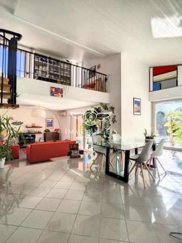 JUVIGNAC QUARTIER LA PLAINE,  VILLA DE 209 M² AVEC PISCINE ET GARAGE