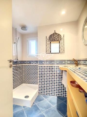 JUVIGNAC QUARTIER LA PLAINE,  VILLA DE 209 M² AVEC PISCINE ET GARAGE