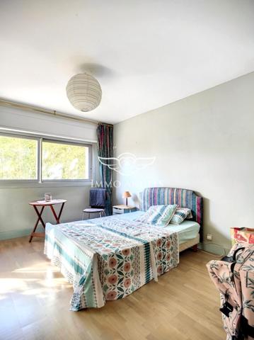 JUVIGNAC QUARTIER LA PLAINE,  VILLA DE 209 M² AVEC PISCINE ET GARAGE