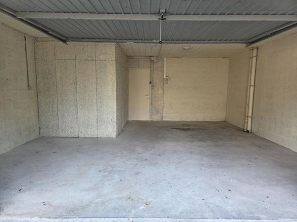 -GARAGE 32m²- Location annuelle , Concarneau