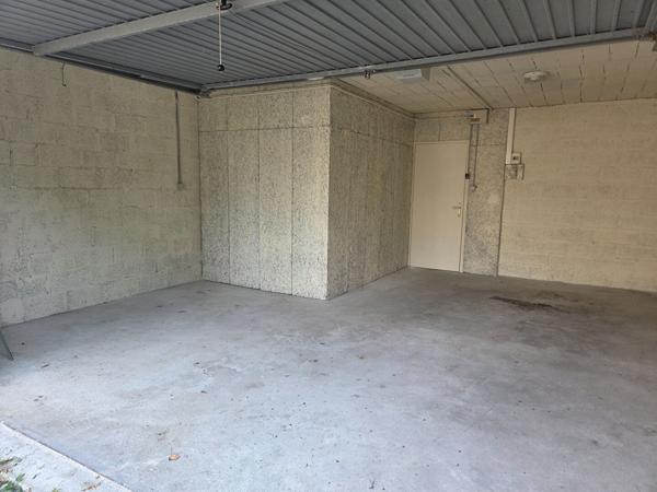 -GARAGE 32m²- Location annuelle , Concarneau