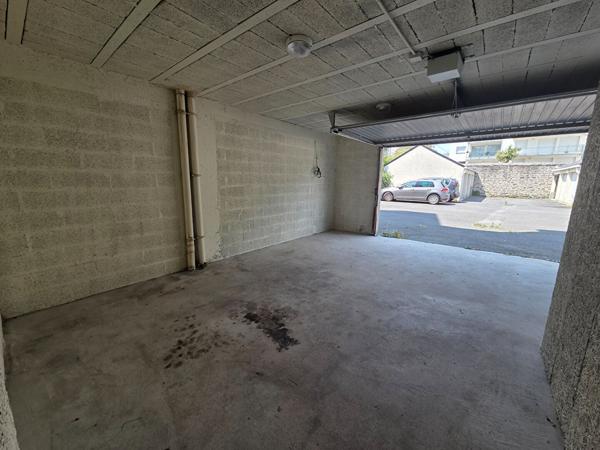 -GARAGE 32m²- Location annuelle , Concarneau
