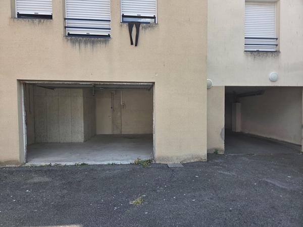-GARAGE 32m²- Location annuelle , Concarneau