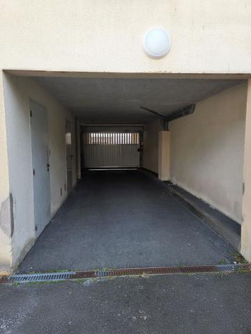 -GARAGE 32m²- Location annuelle , Concarneau