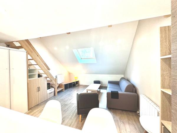 Appartement à louer 2 pièces GUERVILLE (78) - chambre en mezzanine - 1 place de parking