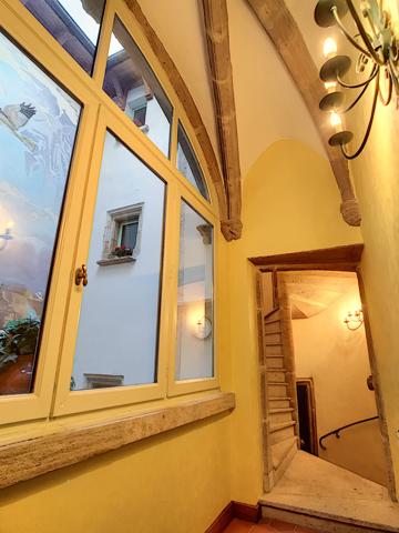 Ensemble immobilier résidentiel et commerce