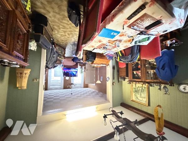 Maison mitoyenne et 2 garages