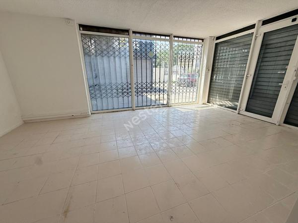 Local commercial à louer de 53,25 m² à La Ciotat - Réf 257
