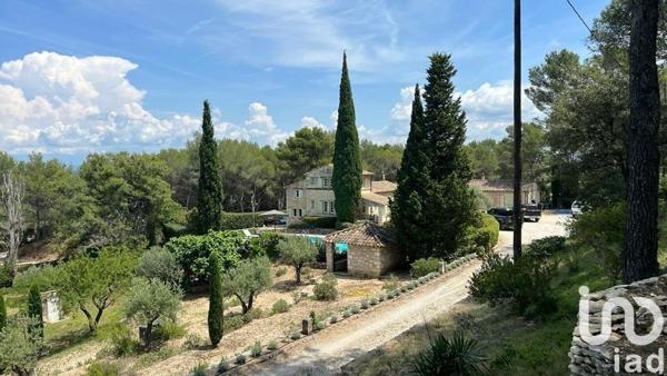 Bastide 10 pièces de 295 m² à Saint-Rémy-de-Provence (13210)