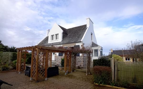 Maison à vendre    6 pièces •  Henvic