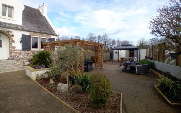 Maison à vendre    6 pièces •  Henvic