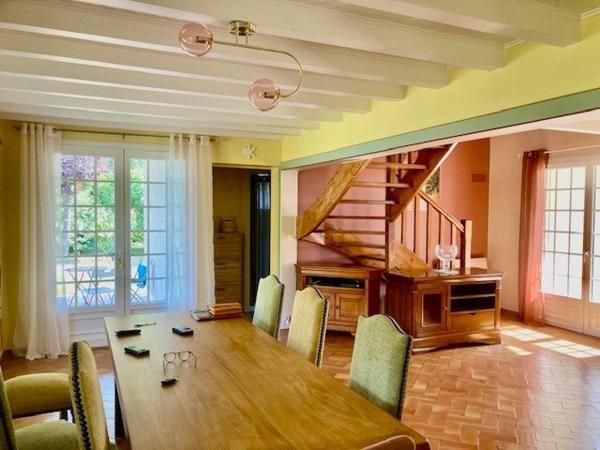 MAISON PLAIN PIED AVEC GRAND GARAGE  ET TERRAIN CLOS