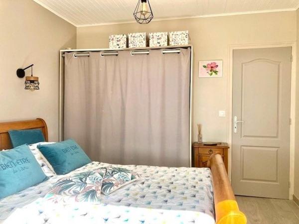 MAISON PLAIN PIED AVEC GRAND GARAGE  ET TERRAIN CLOS