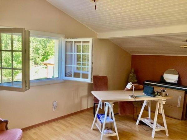 MAISON PLAIN PIED AVEC GRAND GARAGE  ET TERRAIN CLOS