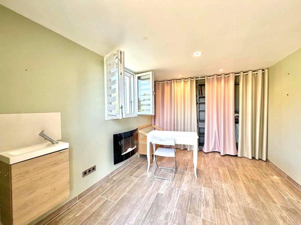 MAISON PLAIN PIED AVEC GRAND GARAGE  ET TERRAIN CLOS