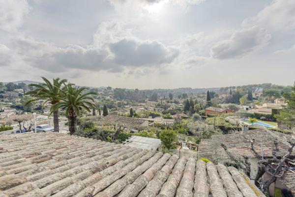 Spacieuse villa sur les hauteurs de Cannes