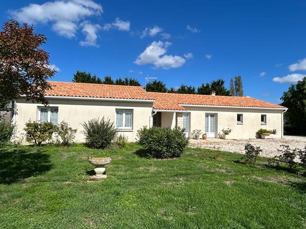 Maison Aiffres 6 pièce(s) 133 m2