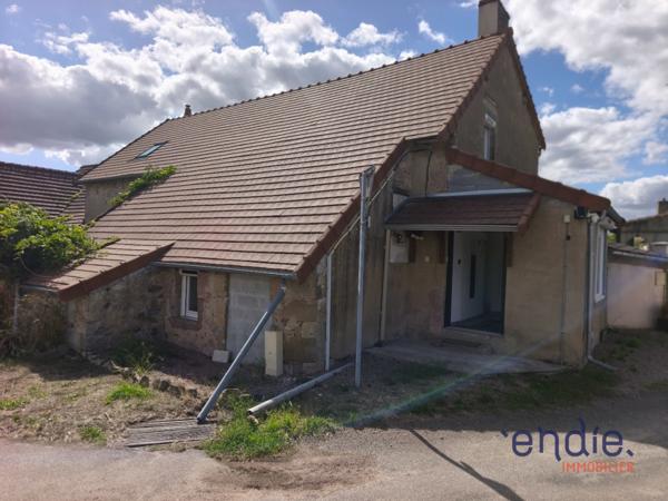 LOUROUX BOURBONNAIS : MAISON RENOVEE 5 PIECES AVEC DEPENDANCES ET TERRAIN