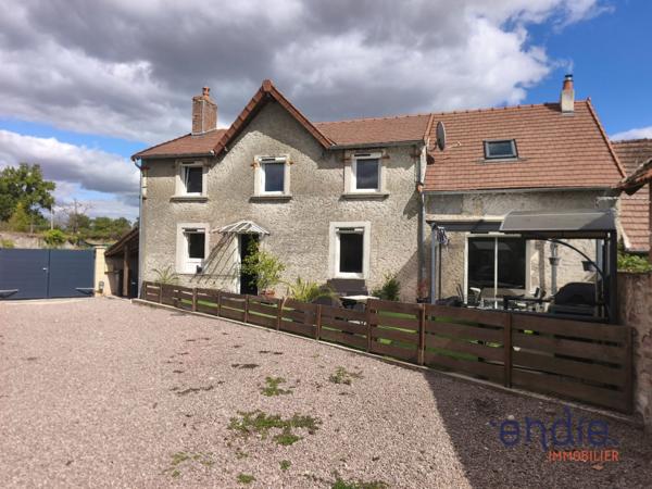 LOUROUX BOURBONNAIS : MAISON RENOVEE 5 PIECES AVEC DEPENDANCES ET TERRAIN
