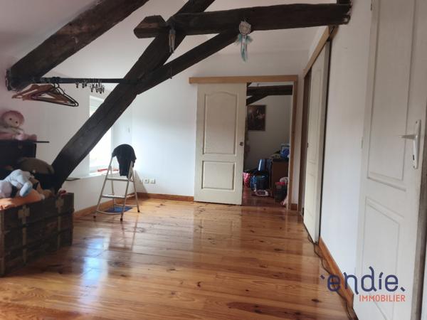 LOUROUX BOURBONNAIS : MAISON RENOVEE 5 PIECES AVEC DEPENDANCES ET TERRAIN