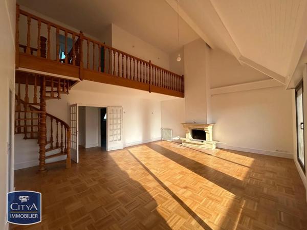 Appartement à louer 3 pièces 109.29m²