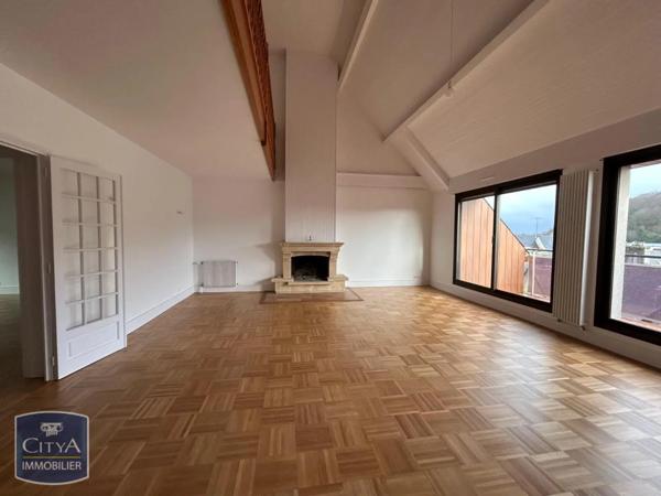 Appartement à louer 3 pièces 109.29m²