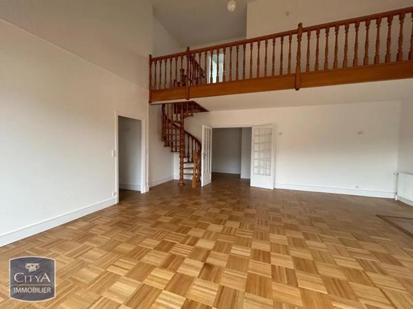 Appartement à louer 3 pièces 109.29m²