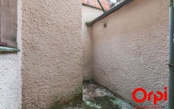 Immeuble à vendre    6 pièces •  Saint-Quentin