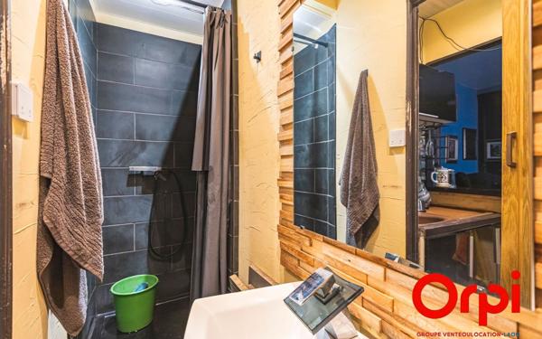 Immeuble à vendre    6 pièces •  Saint-Quentin