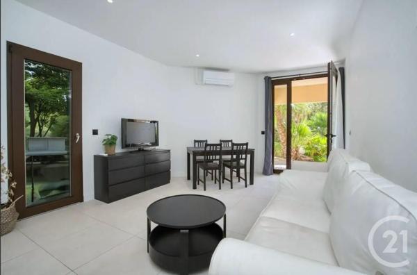 Appartement T3 à vendre  3 pièces - 50 m2 FREJUS - 83