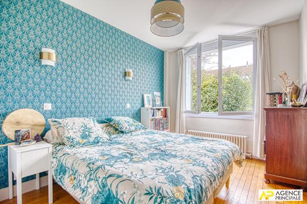 Versailles Porchefontaine maison 8 pièces 187 m² au sol (183 m² habitables) avec jardin clos et garage €1 549 000 ** - Référence 25790