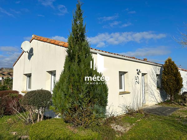 Maison de plain pied avec piscine