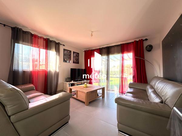 Maison de plain pied avec piscine