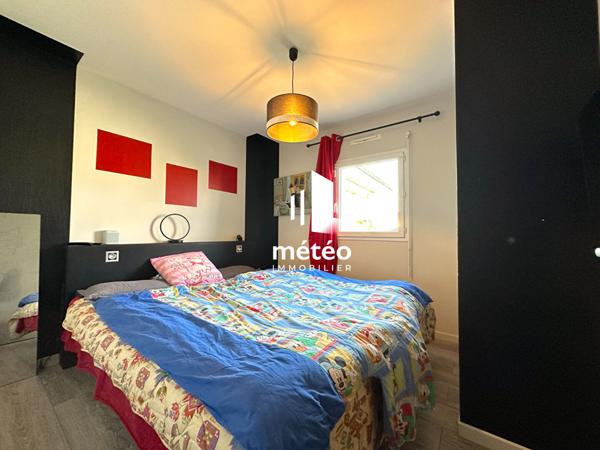 Maison de plain pied avec piscine