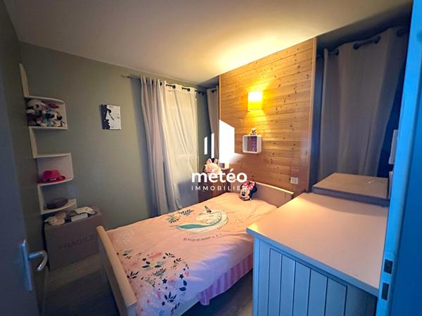 Maison de plain pied avec piscine