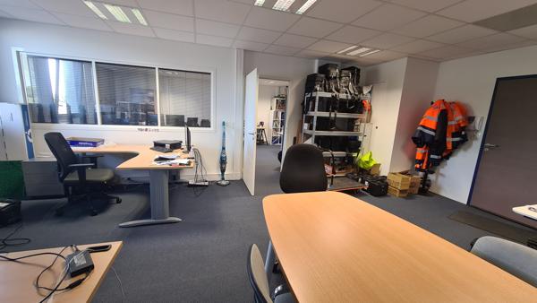 Bureau 2 pièces - 74 m²