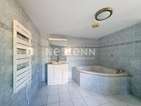LIMOGES ? LOCAL D'ACTIVITÉ 73,26 m² AVEC GARAGE, EXTÉRIEUR ET MEZZANINE