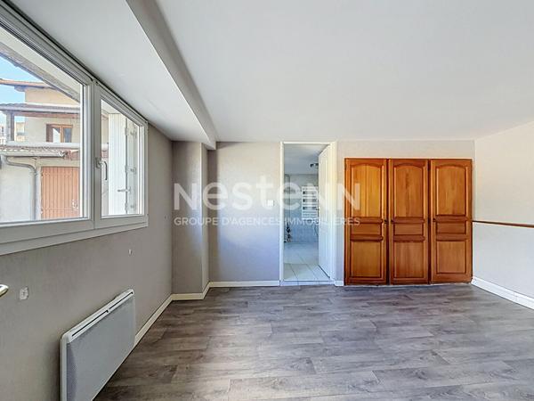 LIMOGES ? LOCAL D'ACTIVITÉ 73,26 m² AVEC GARAGE, EXTÉRIEUR ET MEZZANINE