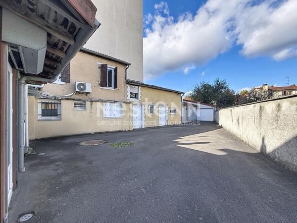 LIMOGES ? LOCAL D'ACTIVITÉ 73,26 m² AVEC GARAGE, EXTÉRIEUR ET MEZZANINE