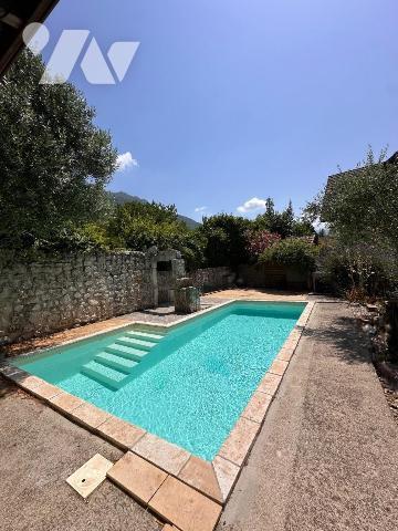 À vendre ? Maison de caractère avec vue sur les vignes de Jongieux

Située dans le village de...
